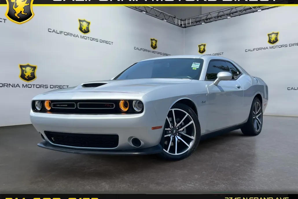 2023 Dodge Challenger R/T photo 1