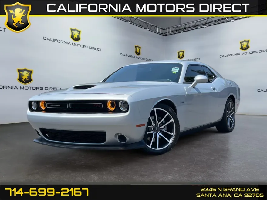 2023 Dodge Challenger R/T photo 1