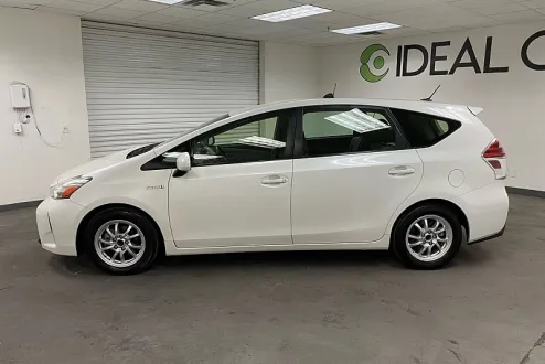 2017 Toyota Prius V Three photo 2