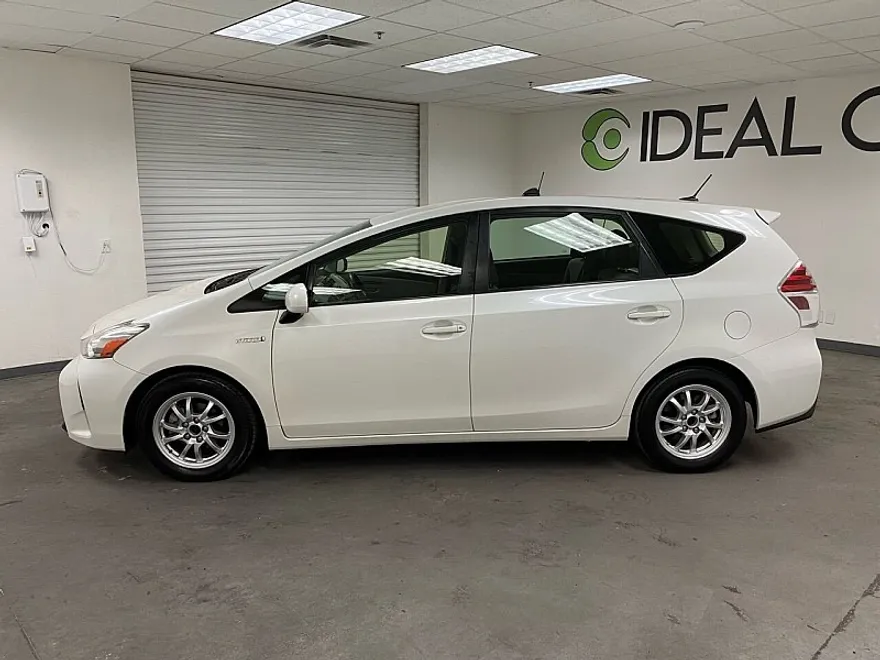 2017 Toyota Prius V Three photo 2