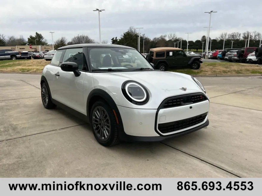 2025 Mini Cooper 2 Door Hardtop Iconic photo 1