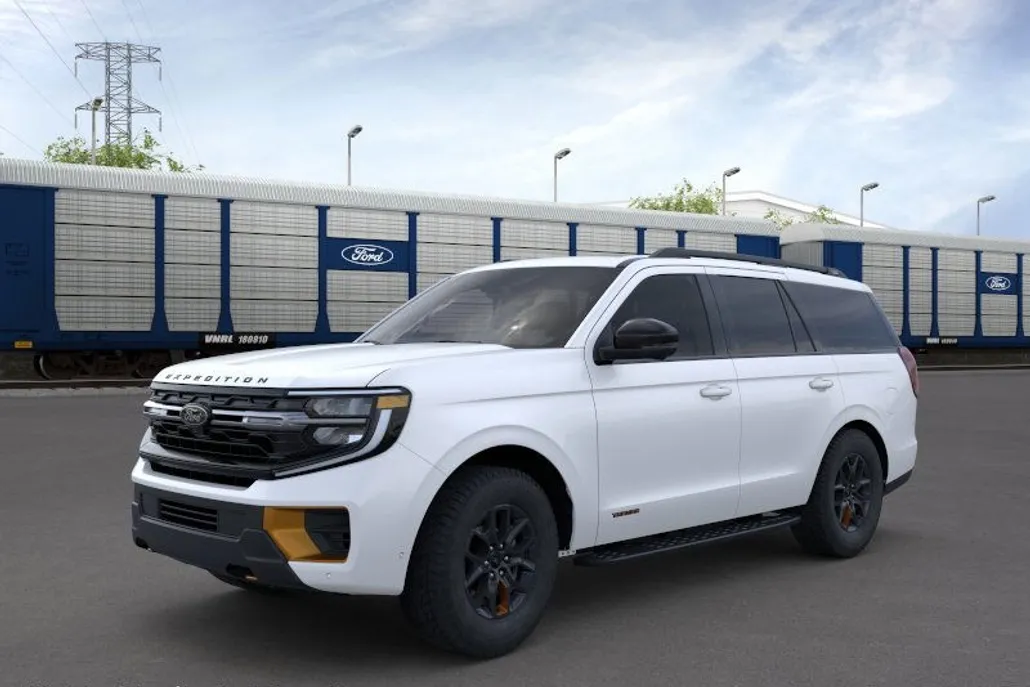 2025 Ford Expedition photo 1