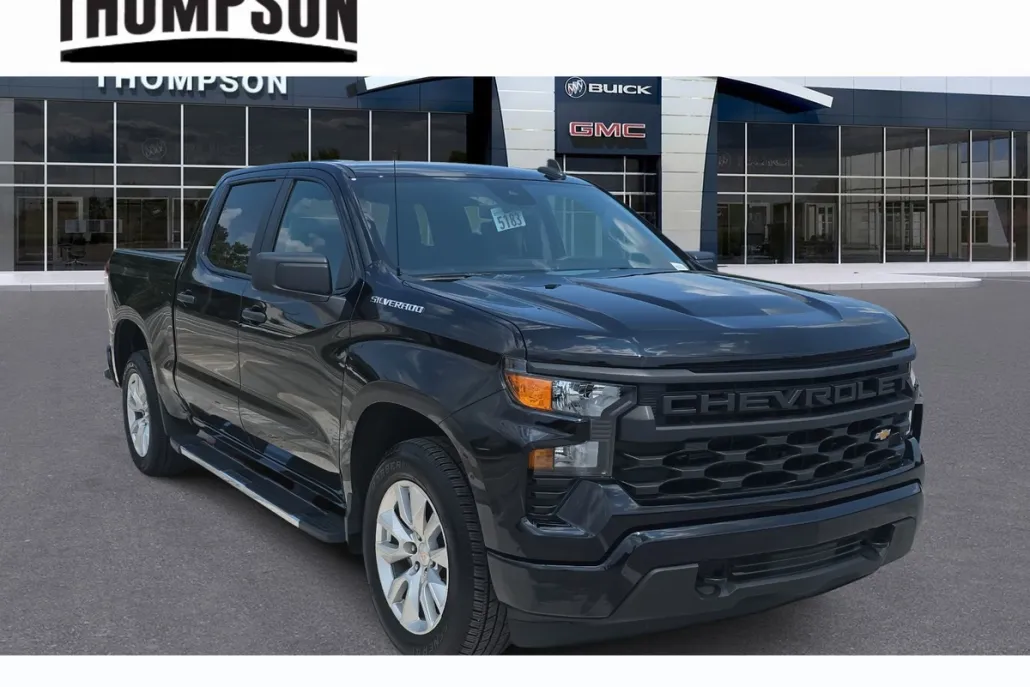 2024 Chevrolet Silverado 1500 Custom photo 1