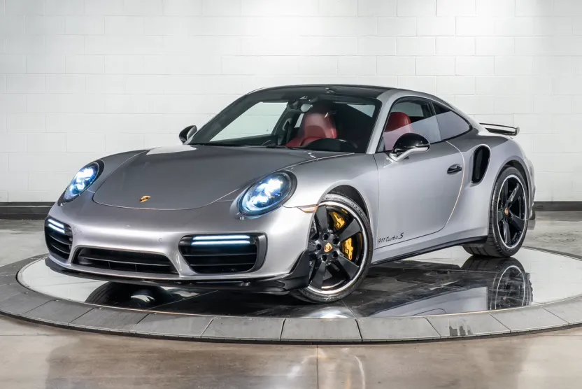2017 Porsche 911 Turbo S photo 1