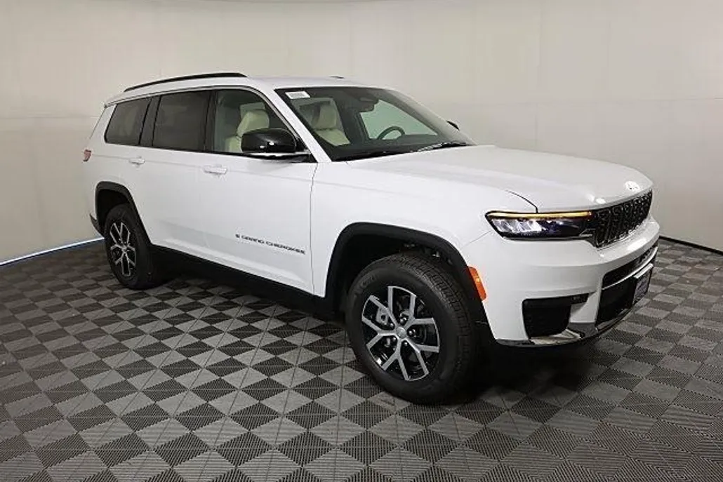 2025 Jeep Grand Cherokee Limited photo 1