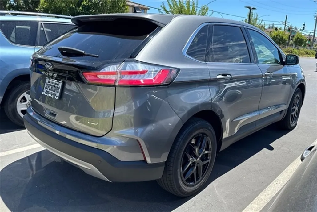 2023 Ford Edge SEL photo 1