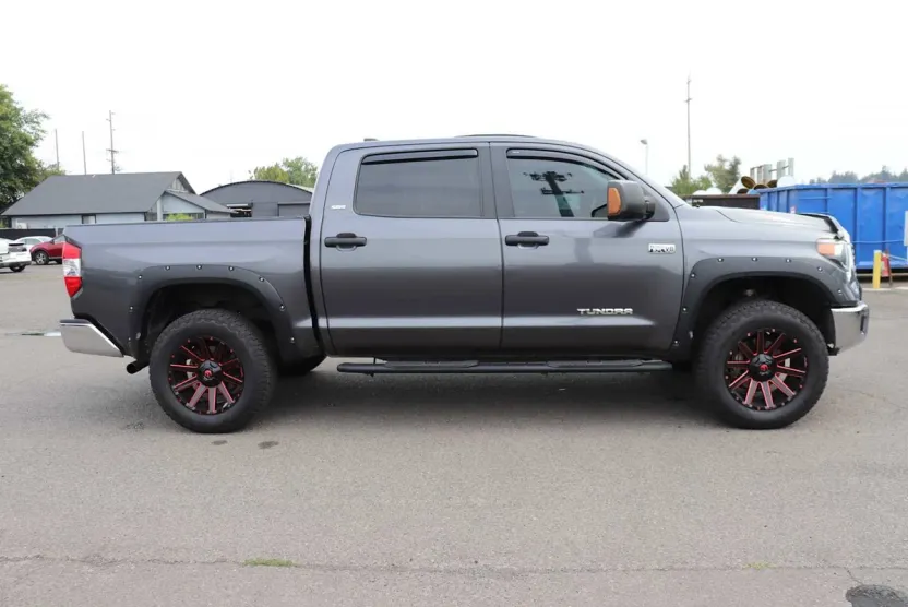 2020 Toyota Tundra SR5 CrewMax photo 1