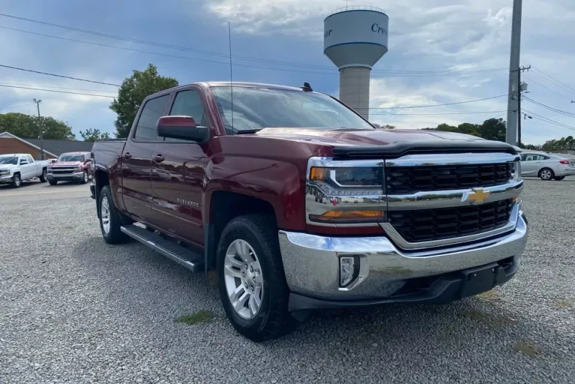 2016 Chevrolet Silverado 1500 LT photo 1
