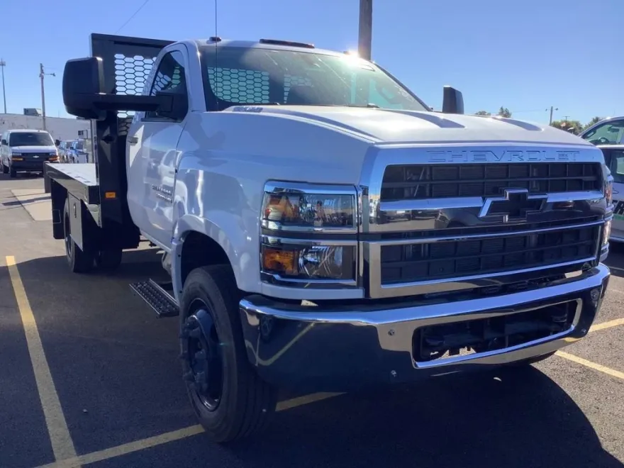 2024 Chevrolet Silverado 5500HD Work Truck photo 1