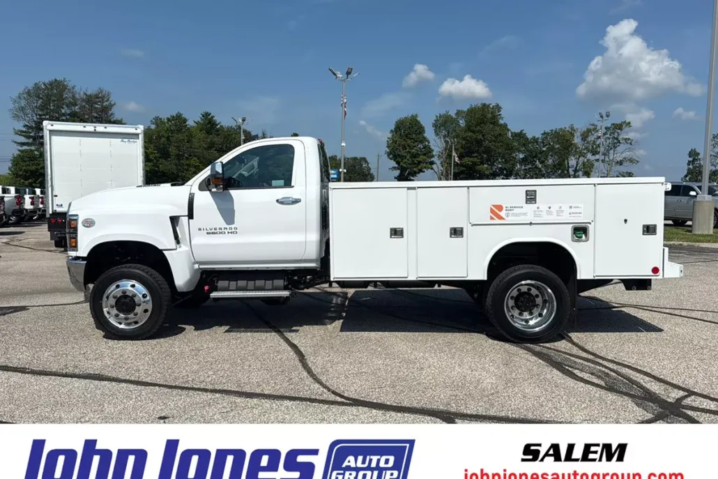 2024 Chevrolet Silverado 5500HD Work Truck photo 1