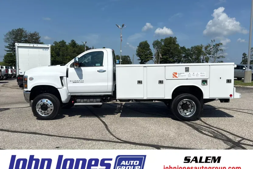 2024 Chevrolet Silverado 5500HD Work Truck photo 1
