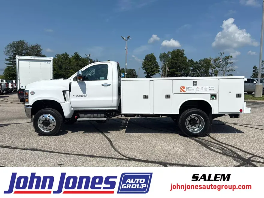 2024 Chevrolet Silverado 5500HD Work Truck photo 1
