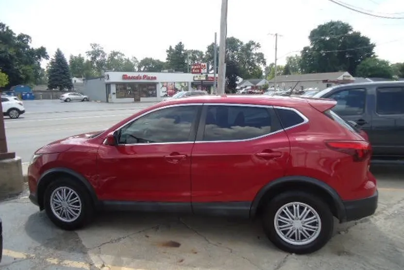 2018 Nissan Rogue Sport S photo 1