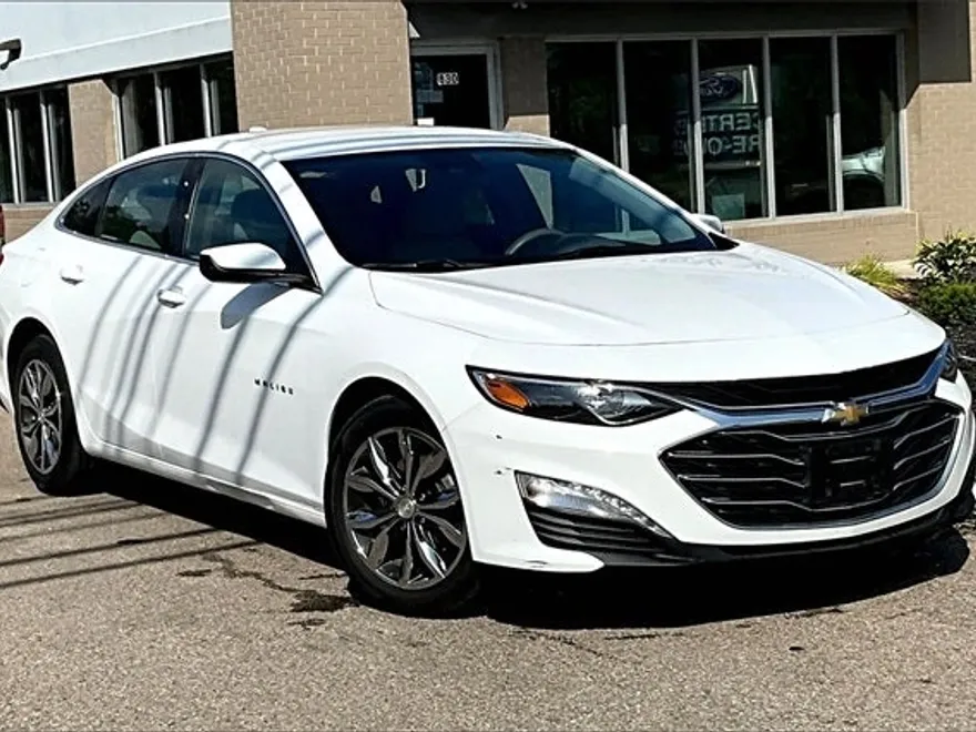 2021 Chevrolet Malibu 1LT photo 1