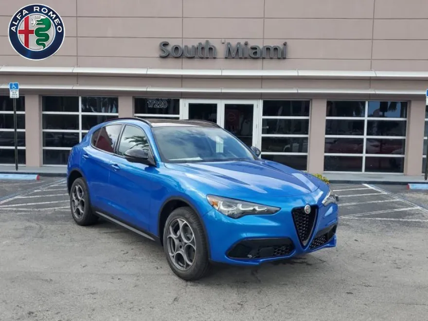 2025 Alfa Romeo Stelvio Sprint photo 1