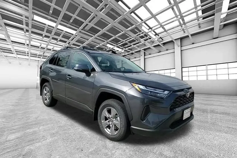2025 Toyota RAV4 XLE photo 1
