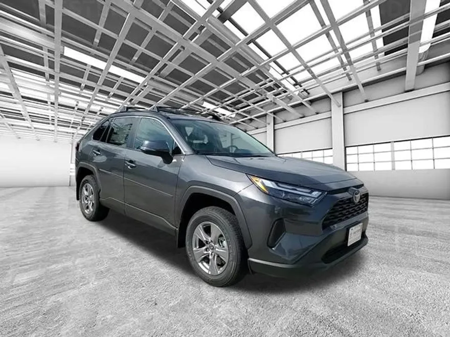 2025 Toyota RAV4 XLE photo 1