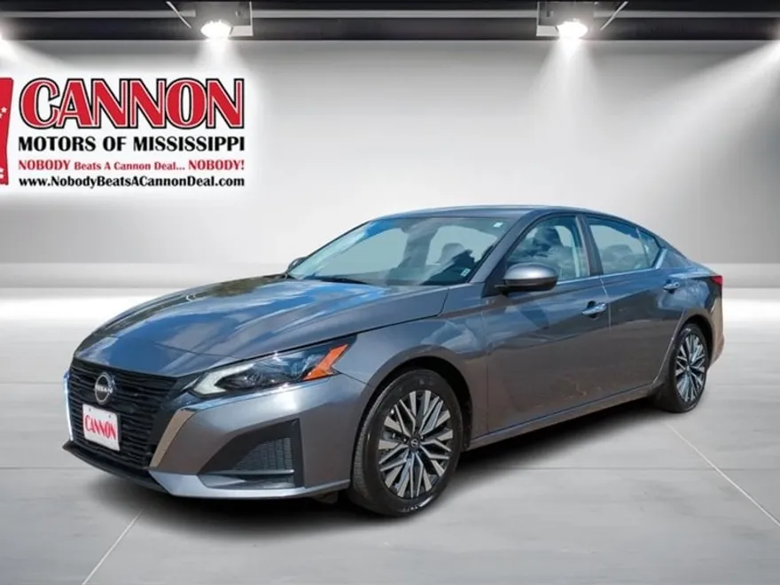 2024 Nissan Altima 2.5 SV photo 1