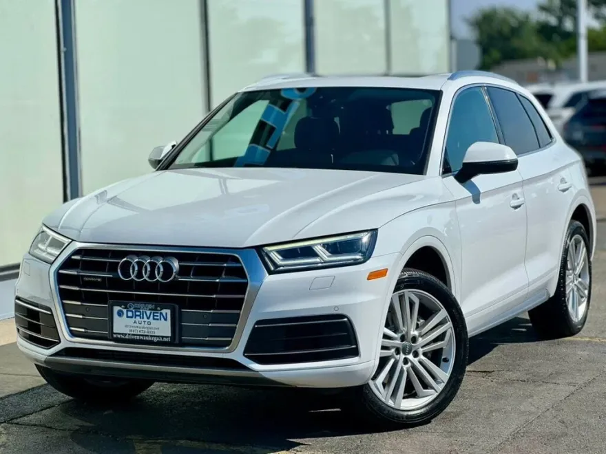 2018 Audi Q5 Premium Plus photo 1