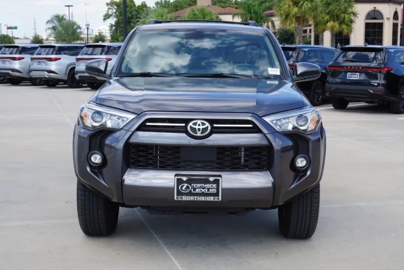 2023 Toyota 4Runner SR5 photo 1