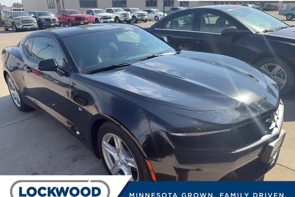 2019 Chevrolet Camaro 1LS 1LT photo 1