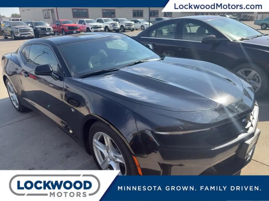 2019 Chevrolet Camaro 1LS 1LT photo 1