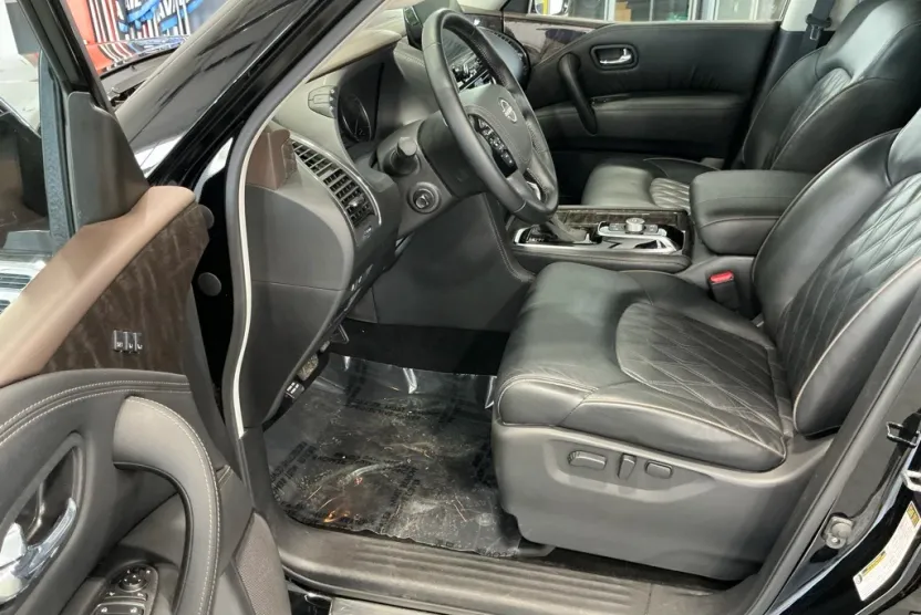 2024 Nissan Armada Platinum photo 1
