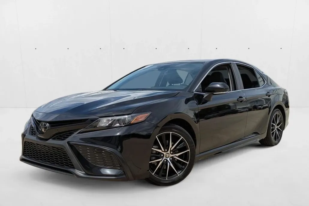 2024 Toyota Camry SE photo 1
