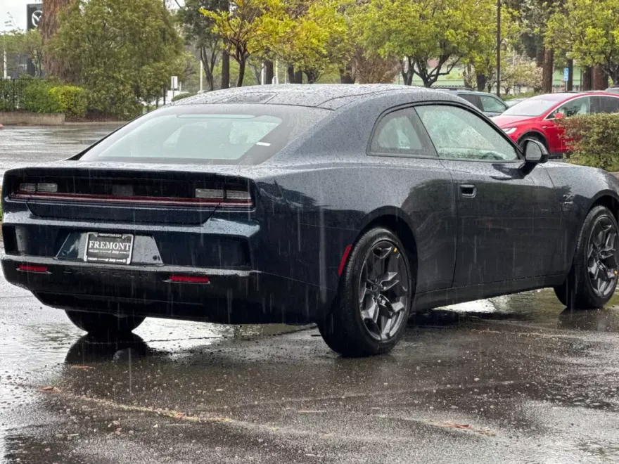 2025 Dodge Charger R/T photo 3