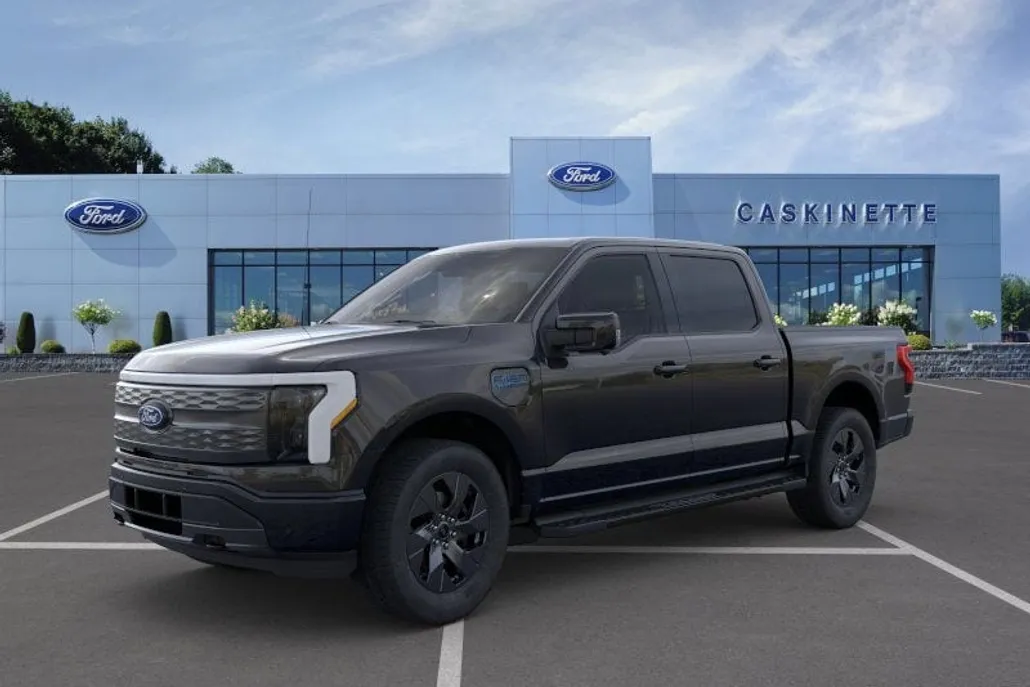 2025 Ford F-150 Lightning Lariat photo 1