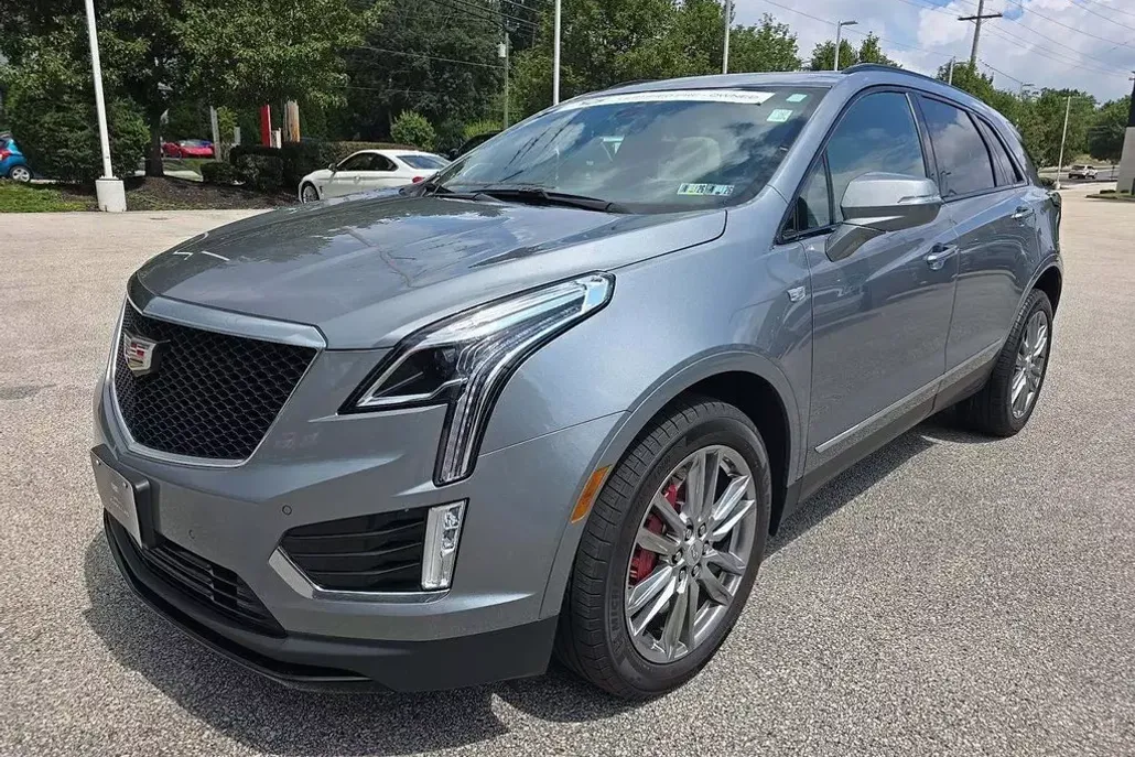 2023 Cadillac XT5 Sport photo 1
