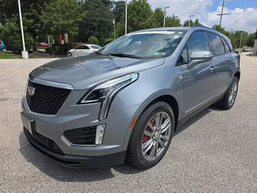 2023 Cadillac XT5 Sport photo 1