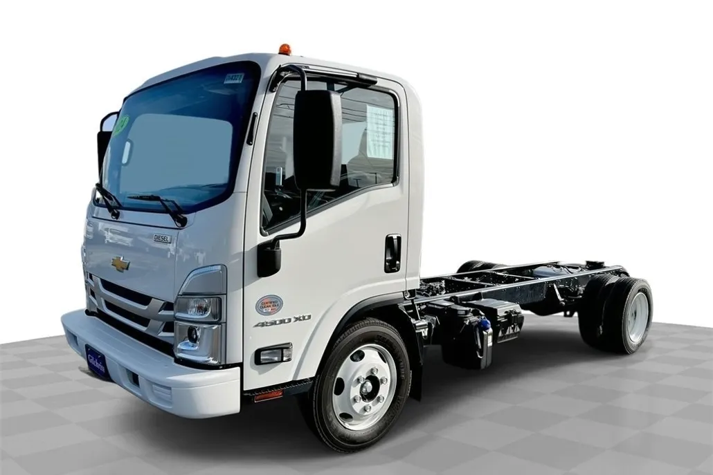 2024 Chevrolet Silverado 4500HD photo 1