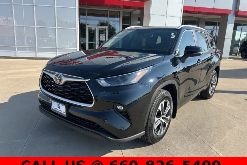 2023 Toyota Highlander XLE photo 1