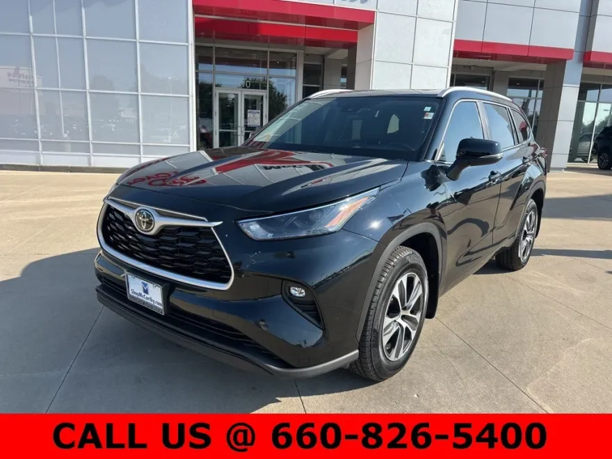 2023 Toyota Highlander XLE photo 1
