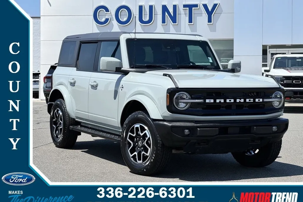 2024 Ford Bronco Outer Banks photo 1