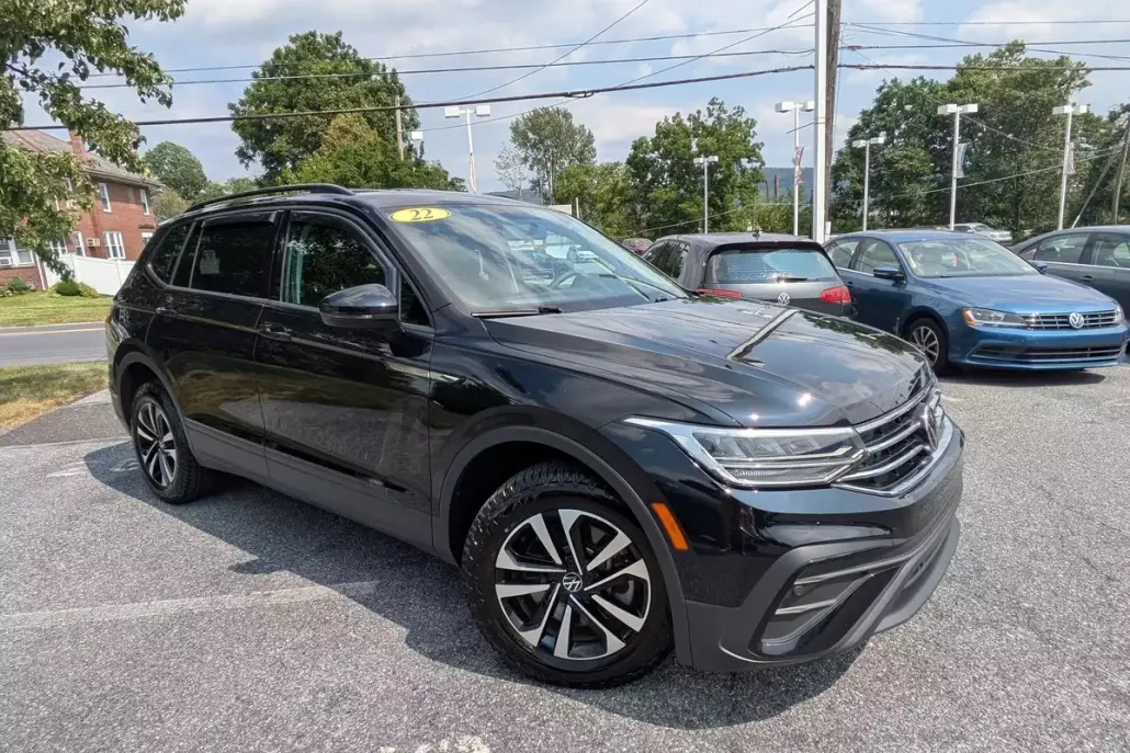 2022 Volkswagen Tiguan S photo 1