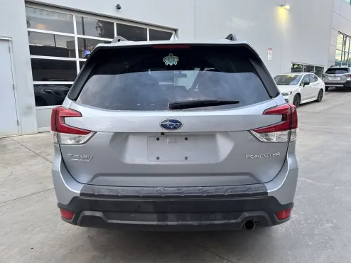 2023 Subaru Forester Limited photo 4