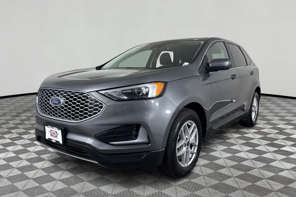2023 Ford Edge SEL photo 1