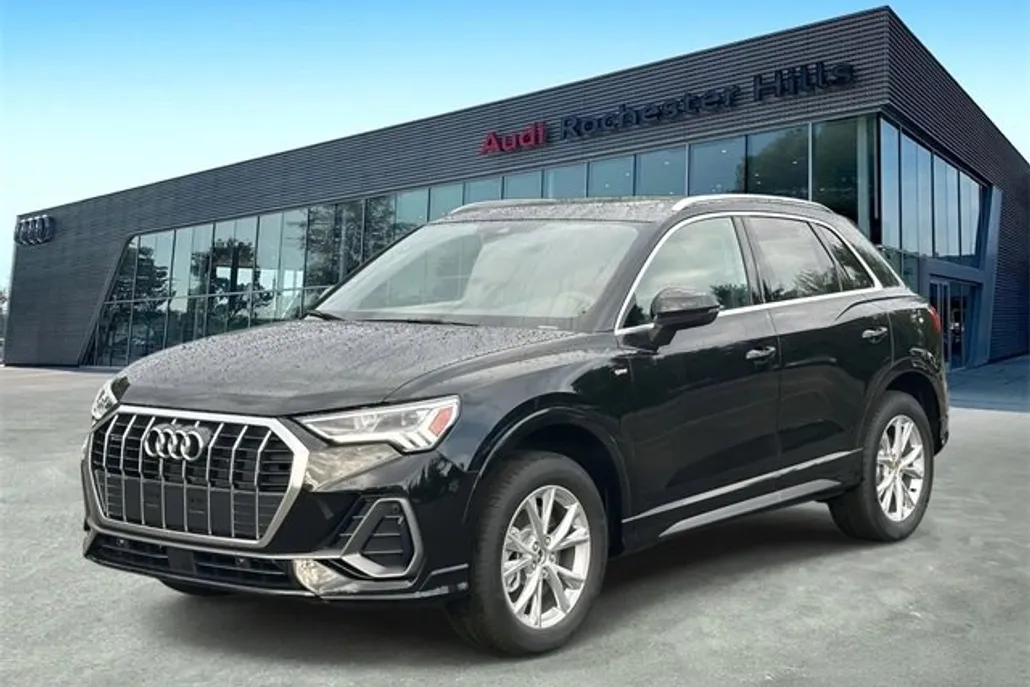 2025 Audi Q3 S line Premium photo 1