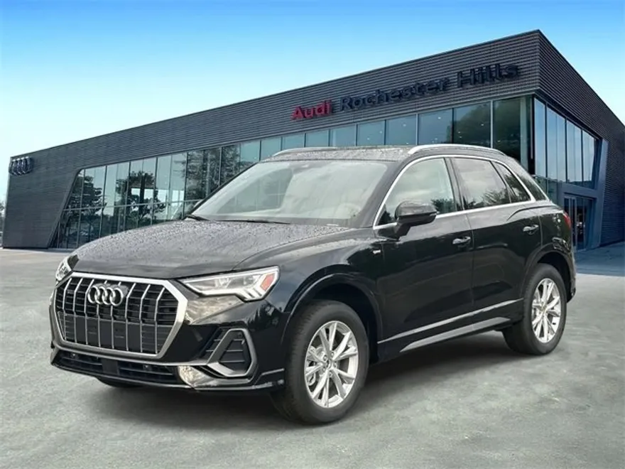2025 Audi Q3 S line Premium photo 1