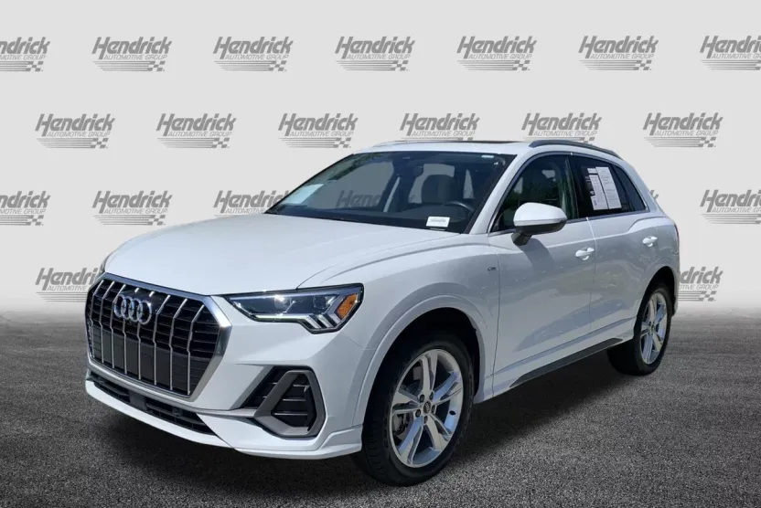 2024 Audi Q3 S line Premium Plus photo 1