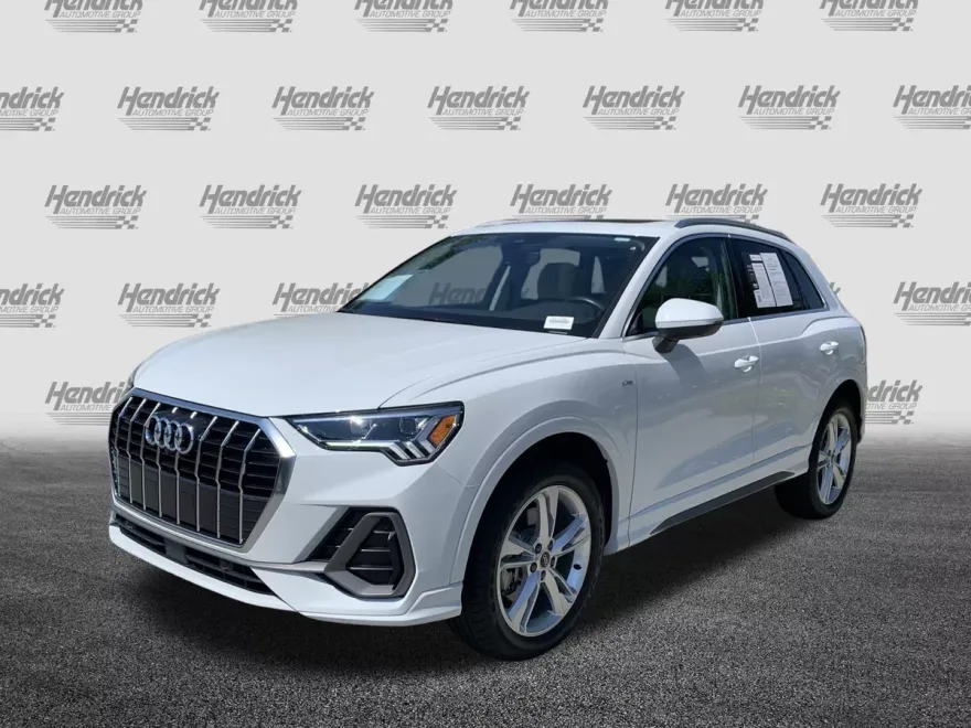 2024 Audi Q3 S line Premium Plus photo 1