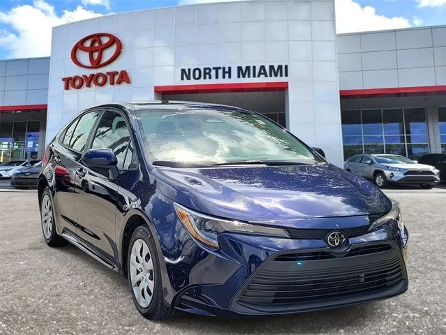 2024 Toyota Corolla LE photo 1