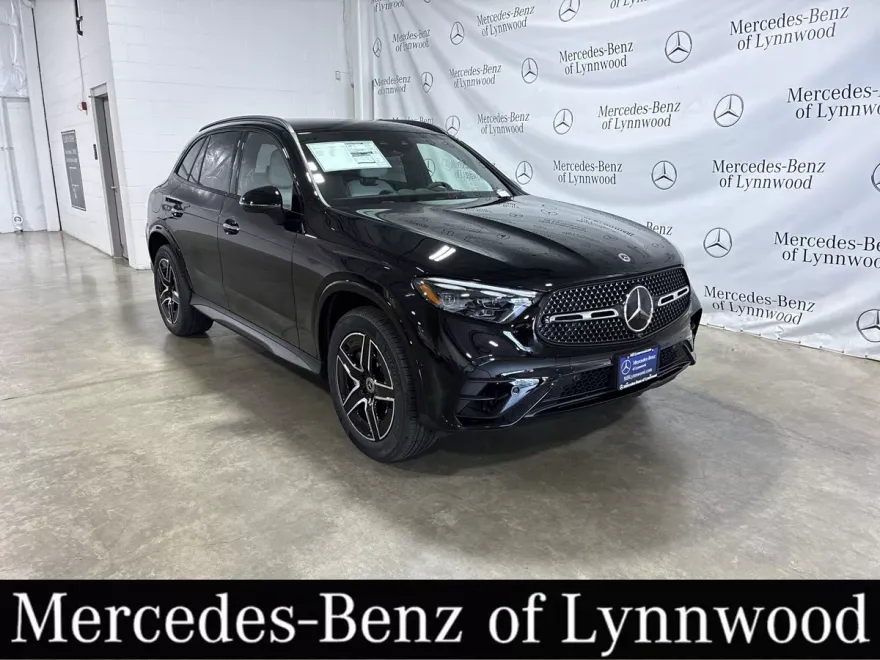 2025 Mercedes Benz GLC 300 4MATIC photo 1