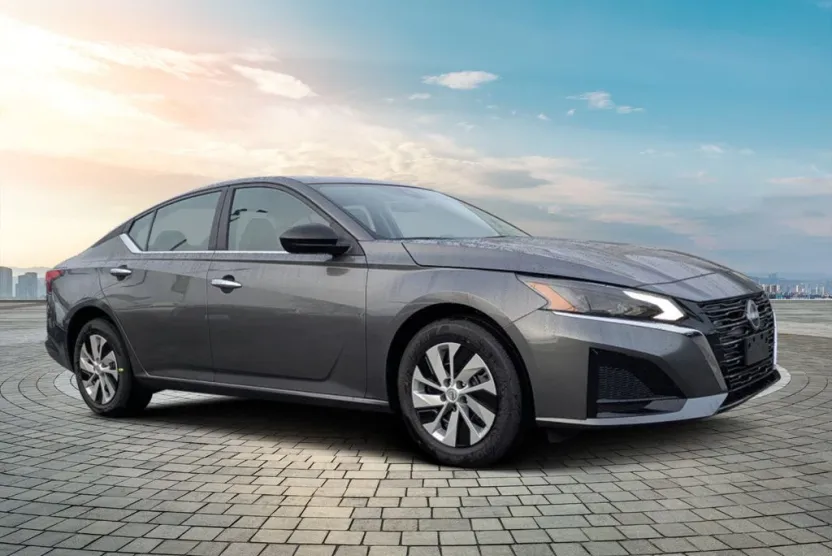 2025 Nissan Altima S photo 1