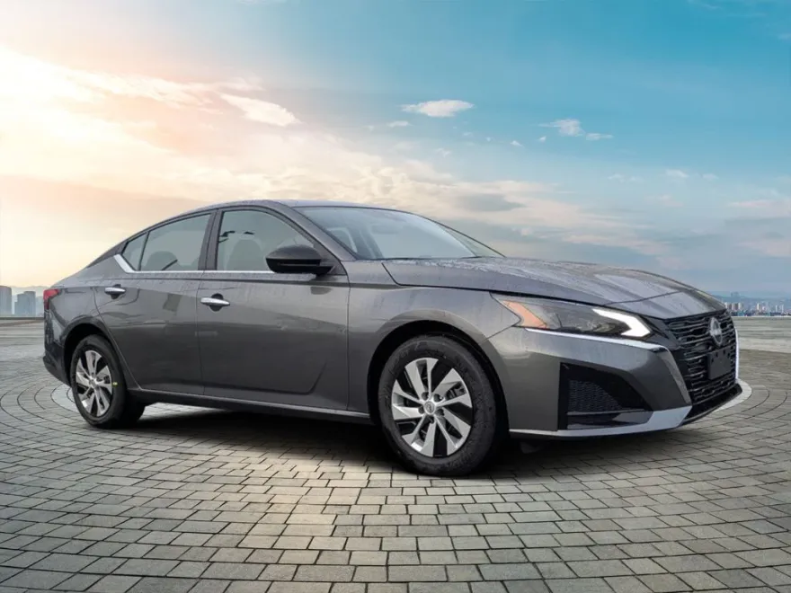 2025 Nissan Altima S photo 1