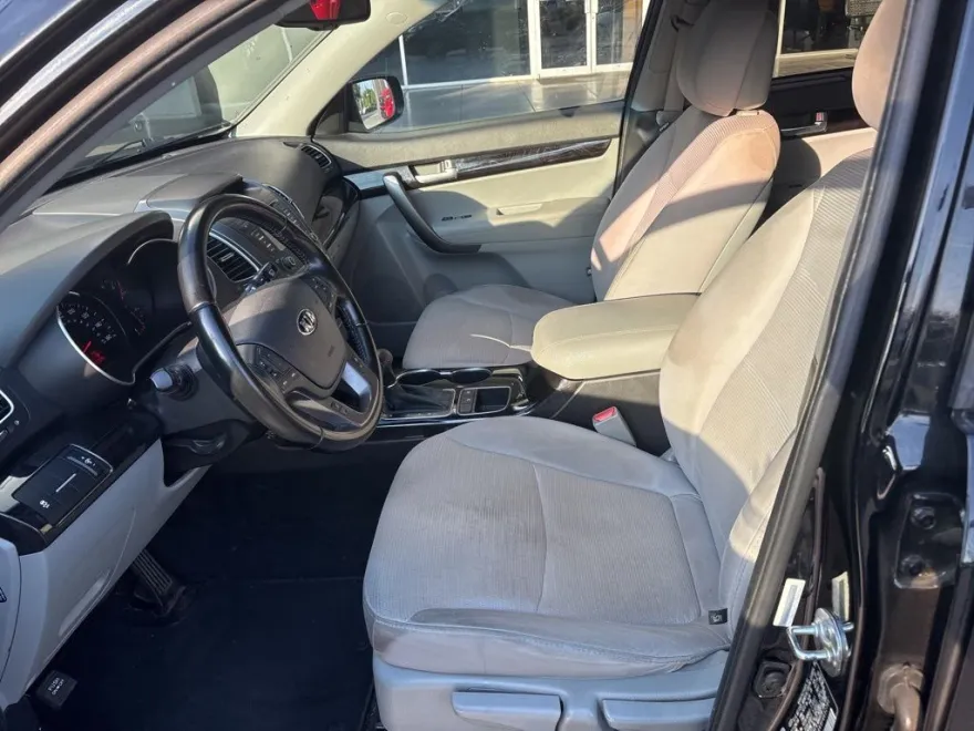 2015 Kia Sorento LX photo 1