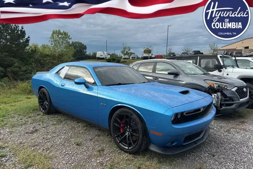 2023 Dodge Challenger R/T photo 1
