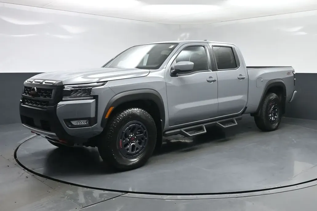 2025 Nissan Frontier PRO-4X photo 1